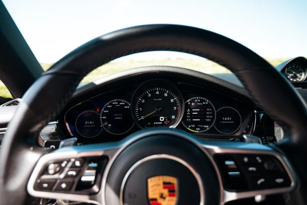 Foto 25 van fotogallerij Porsche Panamera Sport Turismo uit 2020