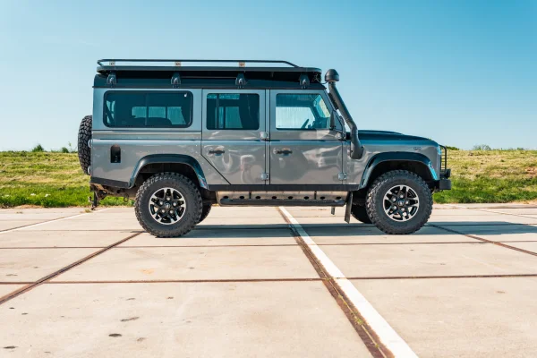 Foto 2 van fotogallerij Land Rover Defender uit 2015