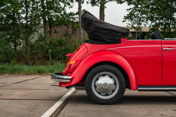 Foto 17 van fotogallerij Volkswagen Kever Cabriolet uit 1971