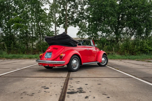 Foto 3 van fotogallerij Volkswagen Kever Cabriolet uit 1971