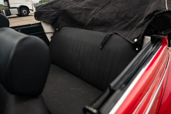 Foto 23 van fotogallerij Volkswagen Kever Cabriolet uit 1971