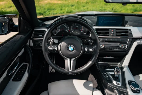 Foto 15 van fotogallerij BMW M4 Cabrio uit 2014