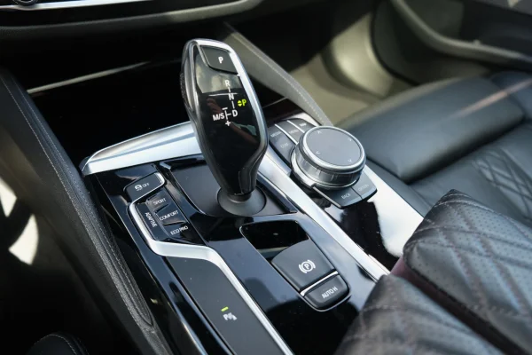 Foto 34 van fotogallerij BMW M550i uit 2018