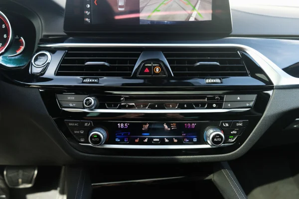 Foto 35 van fotogallerij BMW M550i uit 2018