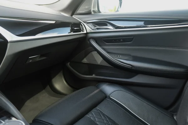 Foto 25 van fotogallerij BMW M550i uit 2018