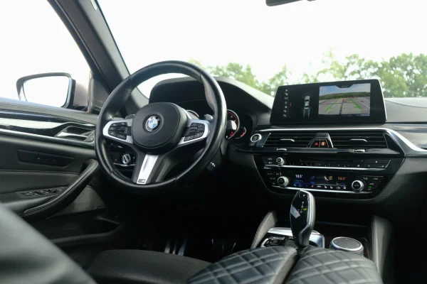 Foto 31 van fotogallerij BMW M550i uit 2018