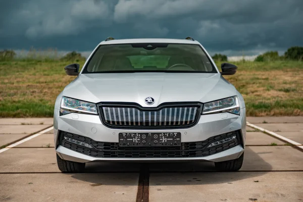 Foto 5 van fotogallerij Skoda Superb Combi 1.4TSi iV Sportline uit 2023