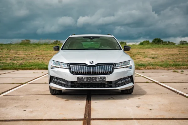 Foto 21 van fotogallerij Skoda Superb Combi 1.4TSi iV Sportline uit 2023