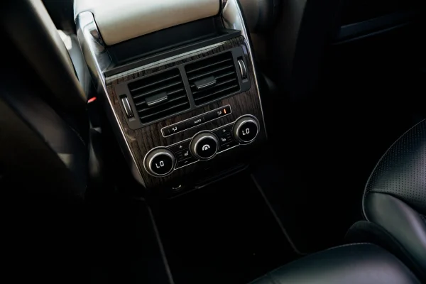 Foto 25 van fotogallerij Land Rover Range Rover Sport uit 2015