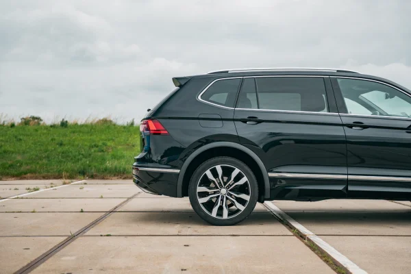 Foto 9 van fotogallerij Volkswagen Tiguan Allspace 2.0 TSI 4Motion Highline Business R 7p. uit 2020