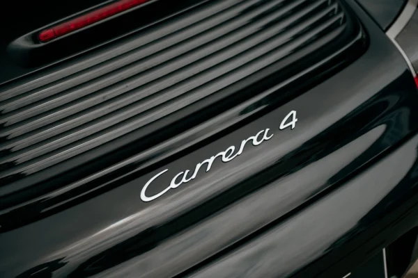 Foto 4 van fotogallerij Porsche 911 Carrera 4 uit 1999