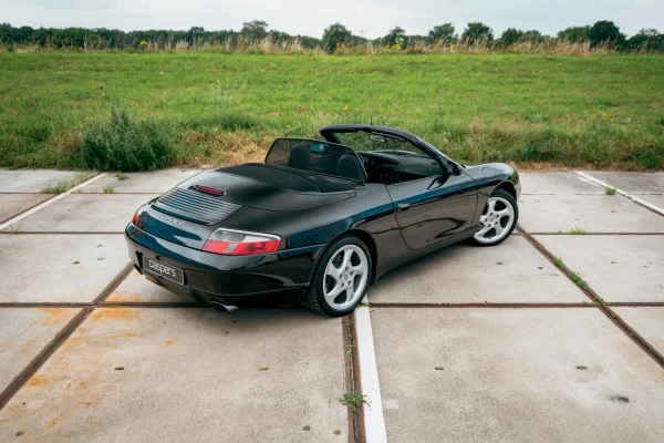 Foto 1 van fotogallerij Porsche 911 Carrera 4 uit 1999