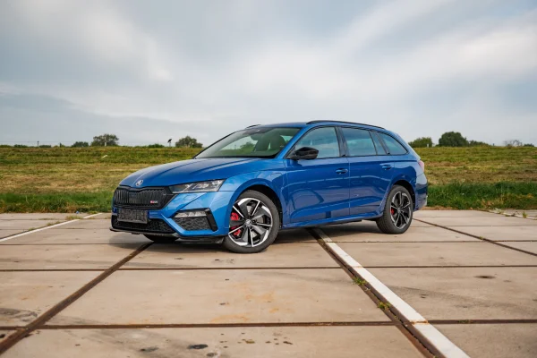 Foto 48 van fotogallerij Skoda Octavia Combi RS uit 2024