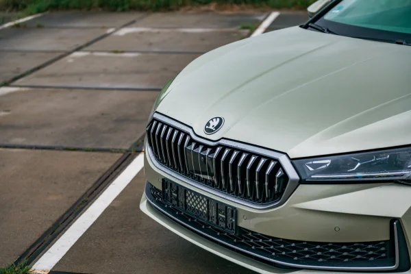 Foto 4 van fotogallerij Skoda Superb Combi Plug-in Hybrid uit 2025