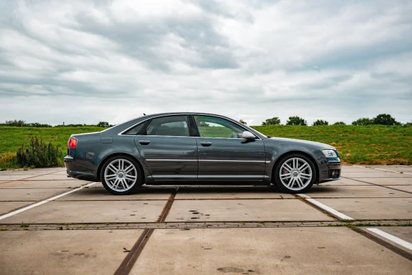 Foto 4 van fotogallerij Audi S8 uit 2007