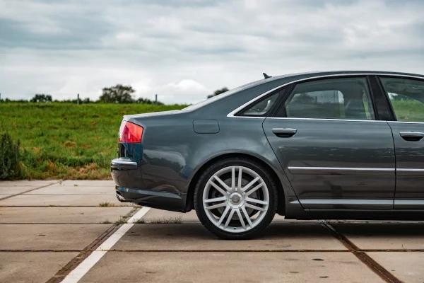 Foto 6 van fotogallerij Audi S8 uit 2007