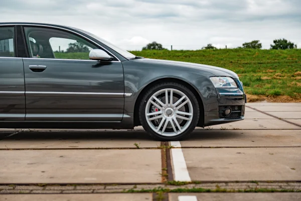 Foto 5 van fotogallerij Audi S8 uit 2007