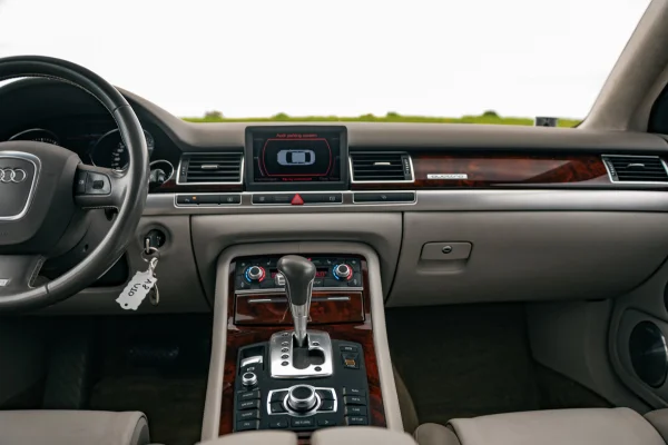Foto 13 van fotogallerij Audi S8 uit 2007
