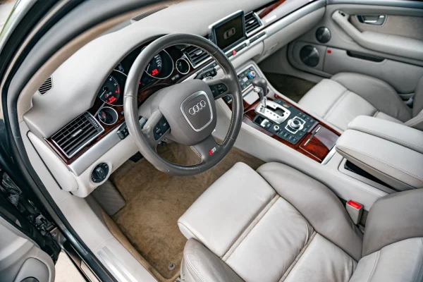 Foto 14 van fotogallerij Audi S8 uit 2007