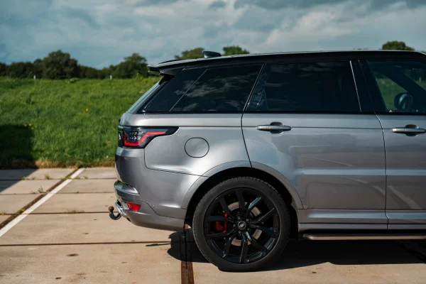 Foto 10 van fotogallerij Land Rover Range Rover Sport SVR uit 2019