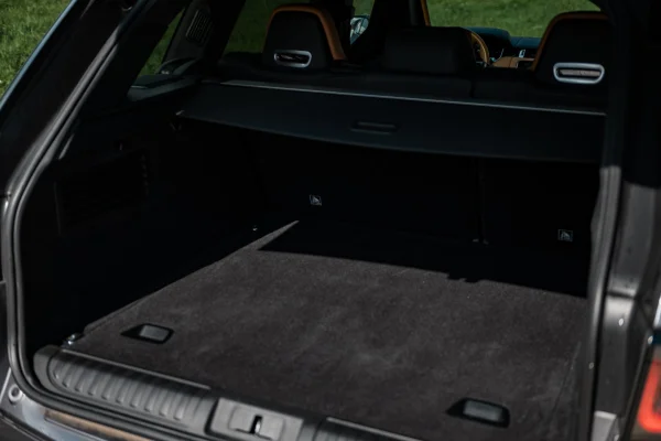 Foto 27 van fotogallerij Land Rover Range Rover Sport SVR uit 2019