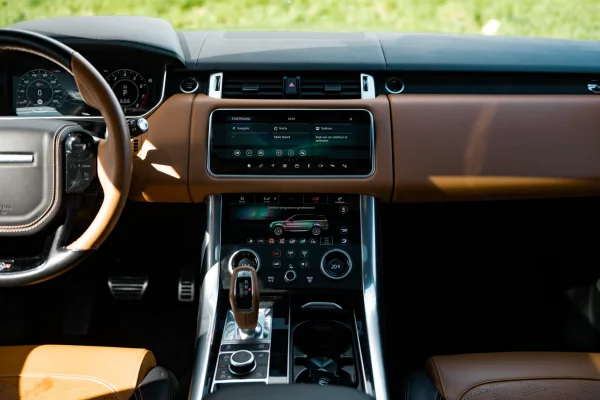 Foto 31 van fotogallerij Land Rover Range Rover Sport SVR uit 2019