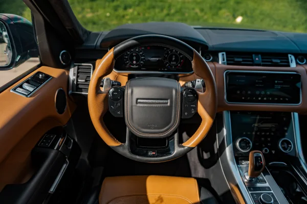 Foto 16 van fotogallerij Land Rover Range Rover Sport SVR uit 2019