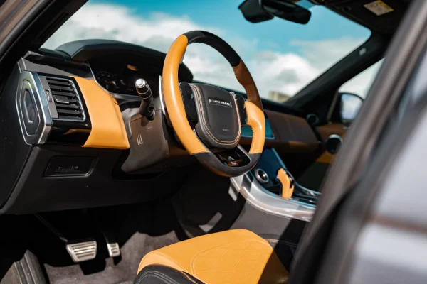Foto 20 van fotogallerij Land Rover Range Rover Sport SVR uit 2019