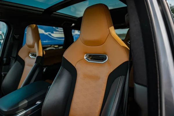 Foto 18 van fotogallerij Land Rover Range Rover Sport SVR uit 2019
