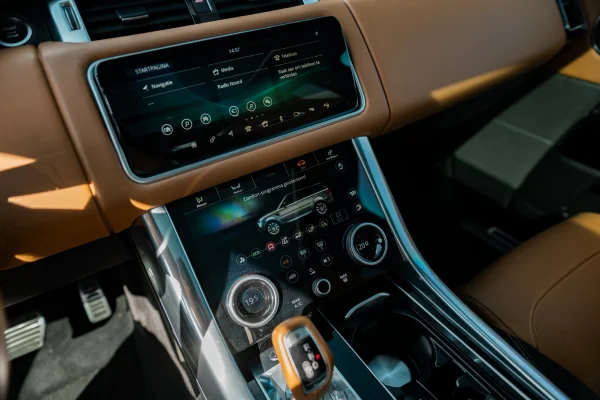 Foto 23 van fotogallerij Land Rover Range Rover Sport SVR uit 2019