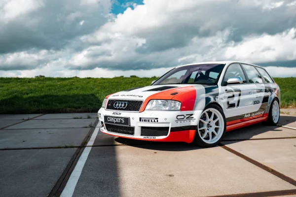 Foto 2 van fotogallerij Audi RS6 Avant uit 2003