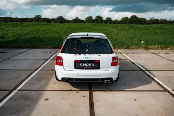 Foto 4 van fotogallerij Audi RS6 Avant uit 2003