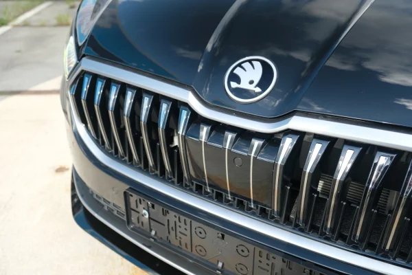 Foto 8 van fotogallerij Skoda Superb Combi Plug-in Hybrid uit 2024