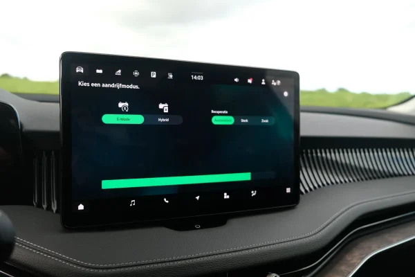 Foto 47 van fotogallerij Skoda Superb Combi Plug-in Hybrid uit 2024