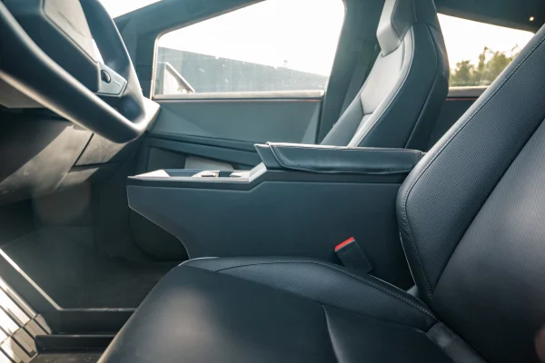 Foto 12 van fotogallerij Tesla Cybertruck uit 2024