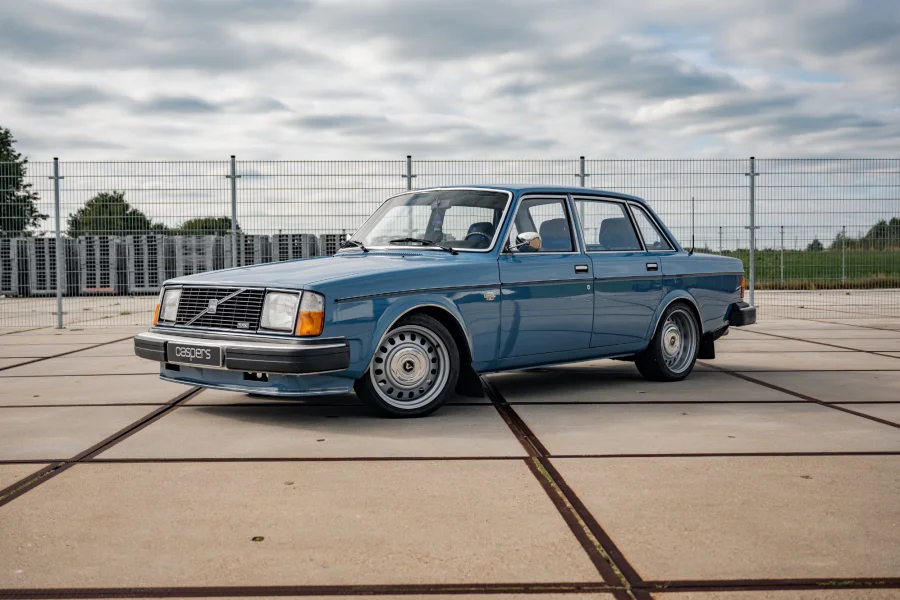Foto 0 van fotogallerij Volvo 244 Restomod uit 1978
