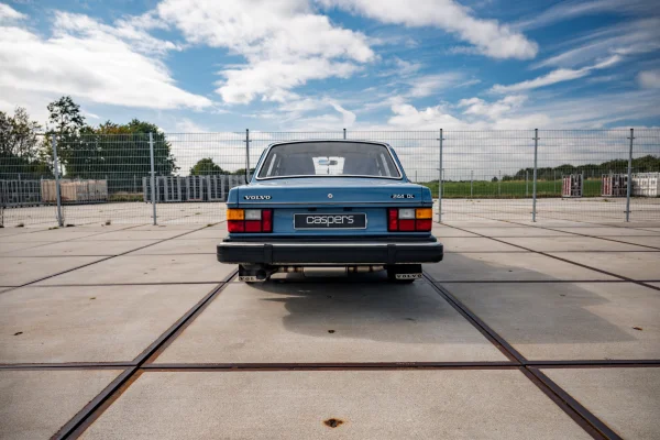 Foto 23 van fotogallerij Volvo 244 Restomod uit 1978