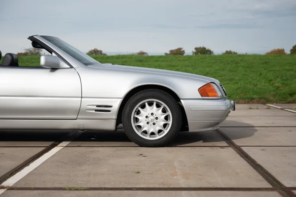 Foto 12 van fotogallerij Mercedes-Benz SL320 uit 1996