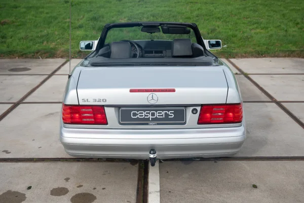 Foto 3 van fotogallerij Mercedes-Benz SL320 uit 1996