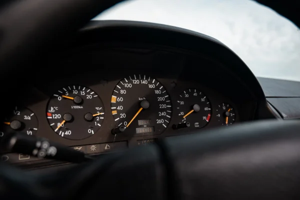 Foto 23 van fotogallerij Mercedes-Benz SL320 uit 1996