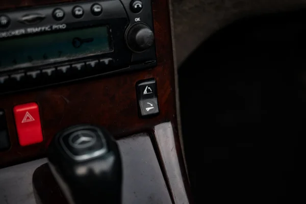 Foto 21 van fotogallerij Mercedes-Benz SL320 uit 1996