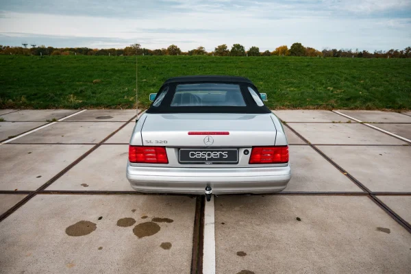 Foto 4 van fotogallerij Mercedes-Benz SL320 uit 1996