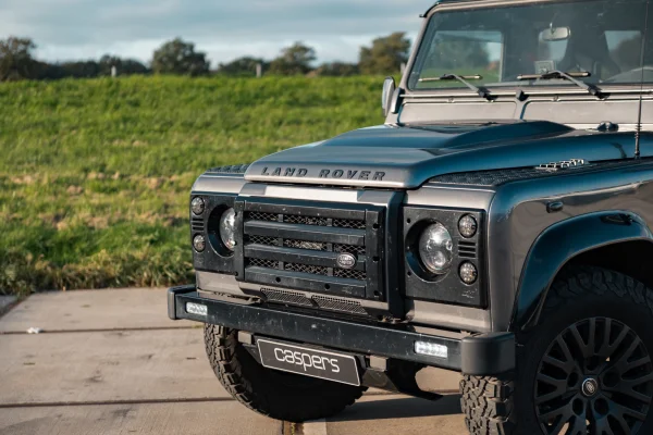 Foto 2 van fotogallerij Land Rover Defender 90 Urban uit 2014