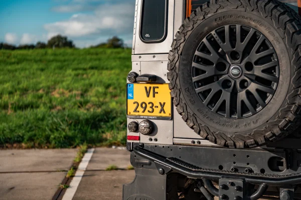 Foto 10 van fotogallerij Land Rover Defender 90 Urban uit 2014