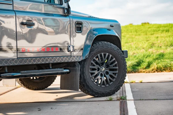 Foto 11 van fotogallerij Land Rover Defender 90 Urban uit 2014