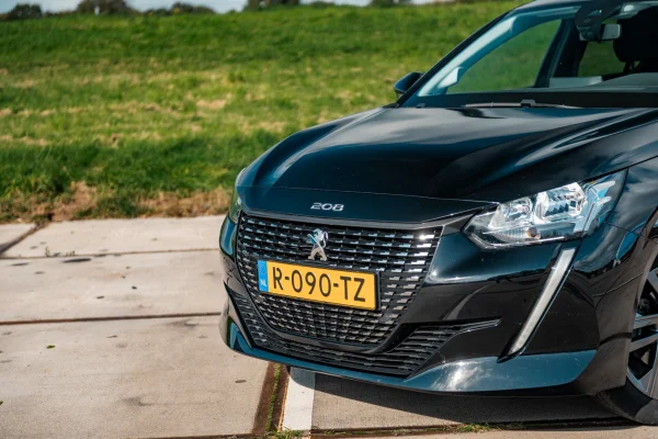 Foto 2 van fotogallerij Peugeot Peugeot 208 1.2 PureTech Active Pack uit 2023