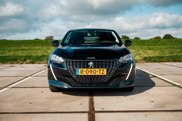 Foto 4 van fotogallerij Peugeot Peugeot 208 1.2 PureTech Active Pack uit 2023