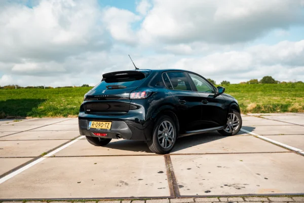 Foto 24 van fotogallerij Peugeot Peugeot 208 1.2 PureTech Active Pack uit 2023