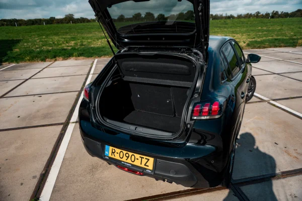 Foto 14 van fotogallerij Peugeot Peugeot 208 1.2 PureTech Active Pack uit 2023