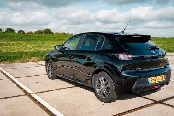 Foto 27 van fotogallerij Peugeot Peugeot 208 1.2 PureTech Active Pack uit 2023